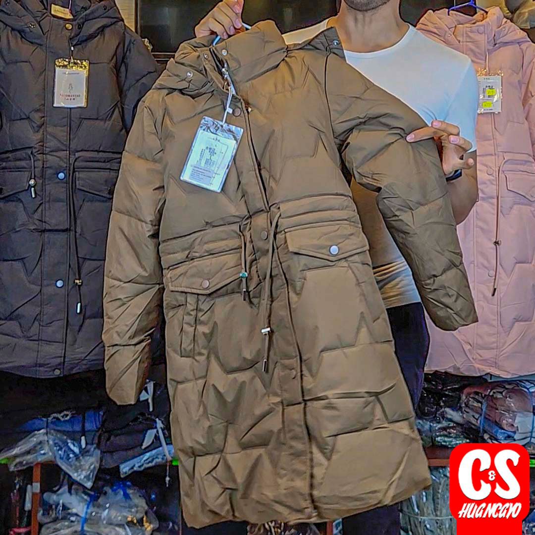 aco Largo Mujer “Arctic Cozy Elegance” – Súper Abrigador con Capucha Desmontable - Imagen 5